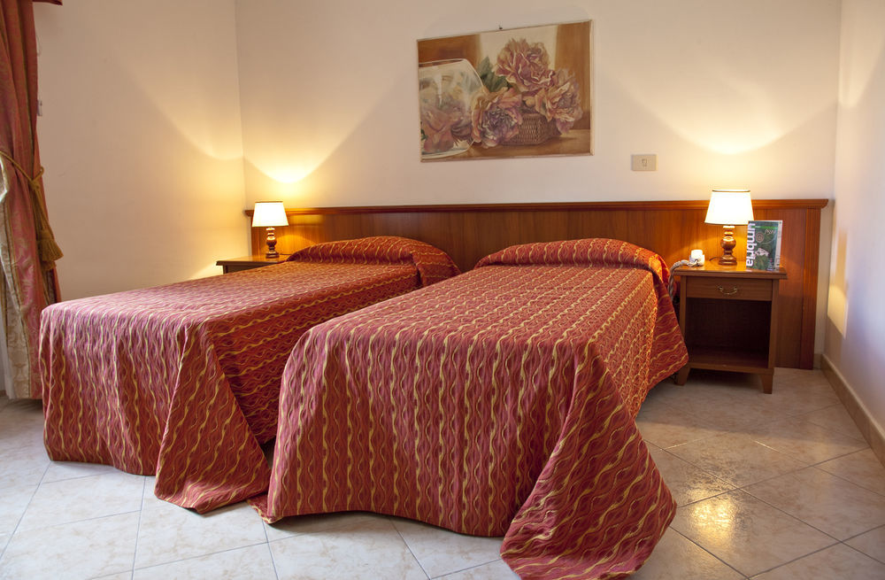 Assisi Garden Hotel Exterior photo